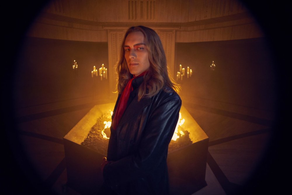 leading ltd actor - cody fern